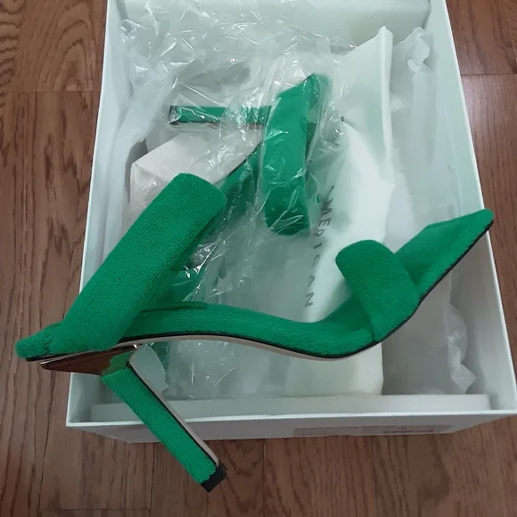 Good American Terry Cloth Green Slip-on Heel Size 9 NWT - Picture 2 of 5